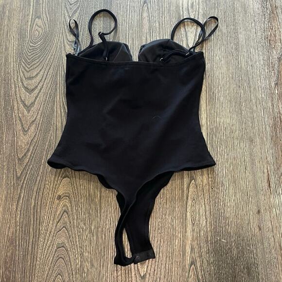 NWOT Guess Los Angeles Black Corset Bodysuit V-Underwire Spaghetti Straps Sz M - Picture 2 of 5